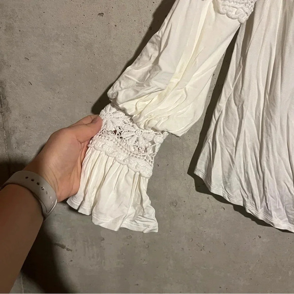 Va Va by Joy Han USA Blouse Women's S Off White Top Off Shoulder Lace Sleeves - Picture 2 of 9